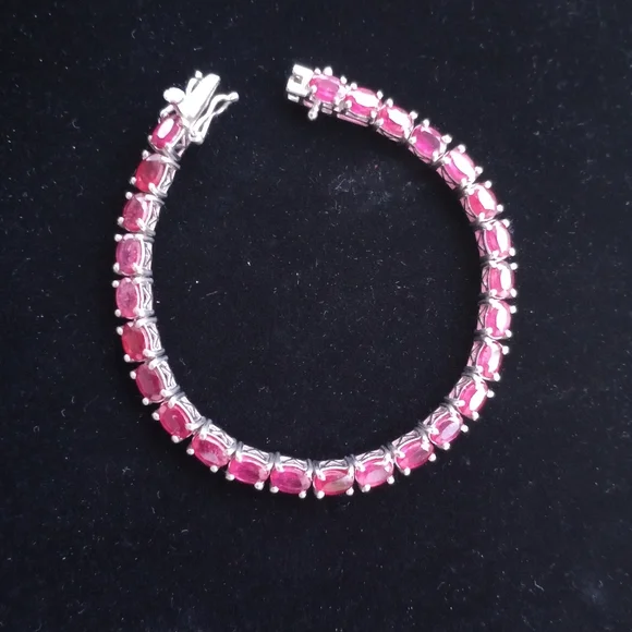 Genuine ruby tennis bracelet - Picture 10 of 15